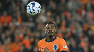 Chelsea sign Dutch defender Hato from Ajax