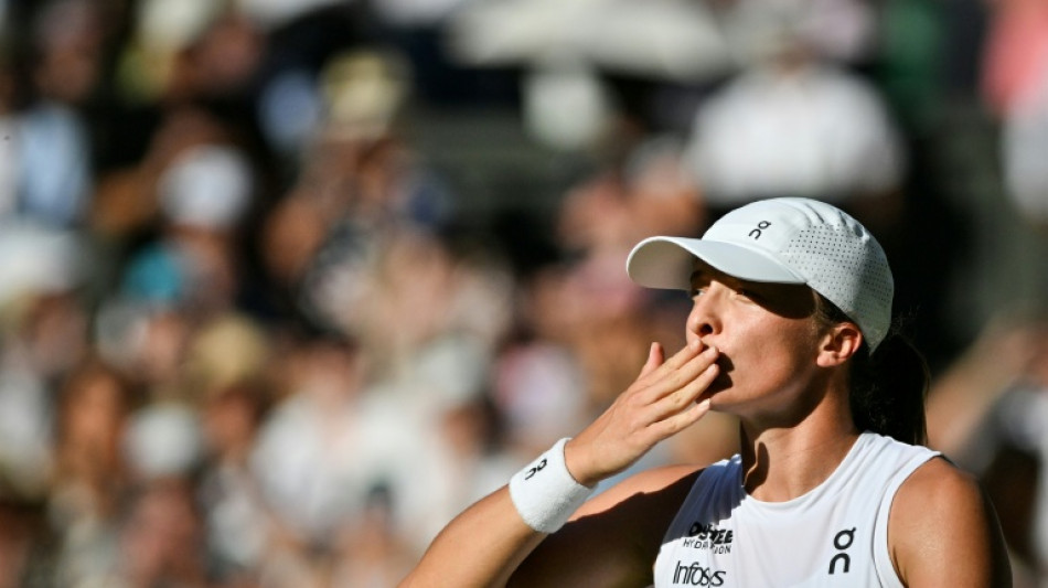 Swiatek and Anisimova battle to be new queen of Wimbledon