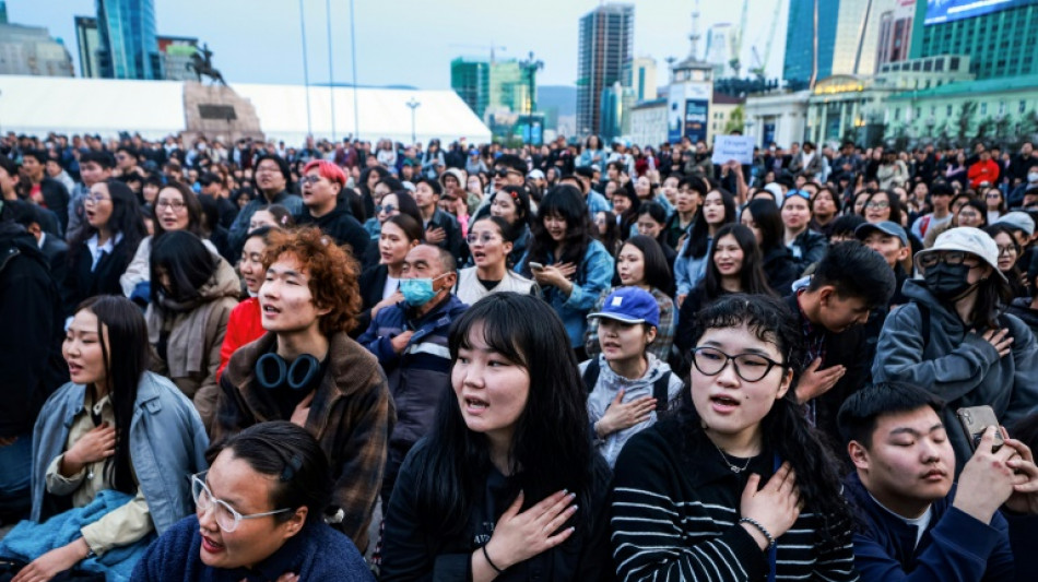 Young Mongolians demand PM resign over corruption claims