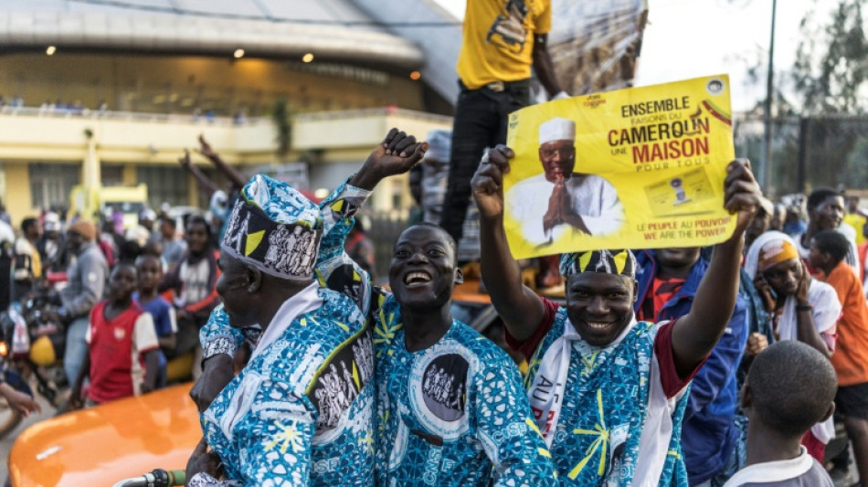 Oppositionskandidat in Kamerun erkl&auml;rt sich zum Sieger der Wahl 