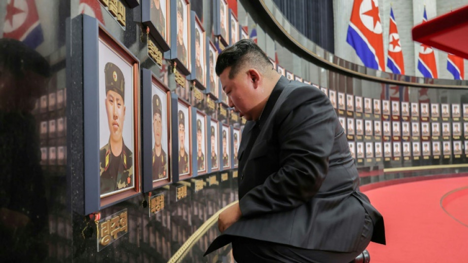 Kim Jong Un d&eacute;core ses soldats d&eacute;ploy&eacute;s en soutien de la Russie contre l'Ukraine
