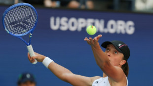 Swiatek swats Arango, Sinner launches US Open defence