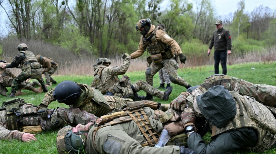 Aliados ocidentais prometem apoio 'firme' &agrave; Ucr&acirc;nia em reuni&atilde;o na Alemanha