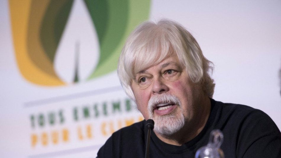 El defensor de las ballenas Paul Watson contin&uacute;a su lucha desde la prisi&oacute;n