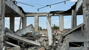 Ukraine: au moins 25 morts dans des frappes russe, Trump pr&eacute;cise son ultimatum