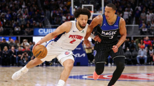 Pistons stay alive, Lakers can't stop Rockets