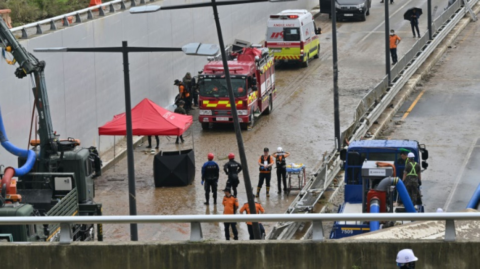 El presidente surcoreano promete "revisar por completo" la gesti&oacute;n meteorol&oacute;gica tras las lluvias torrenciales