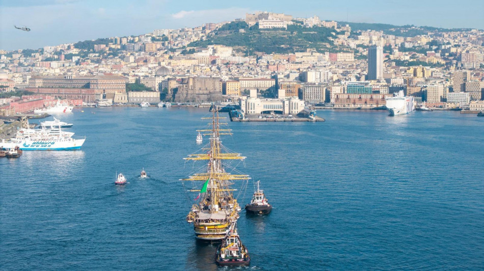 La nave scuola 'Vespucci' dopo tre anni torna nella sua citt&agrave;
