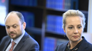 Opositores russos se manifestam em Berlim contra Putin e guerra na Ucr&acirc;nia