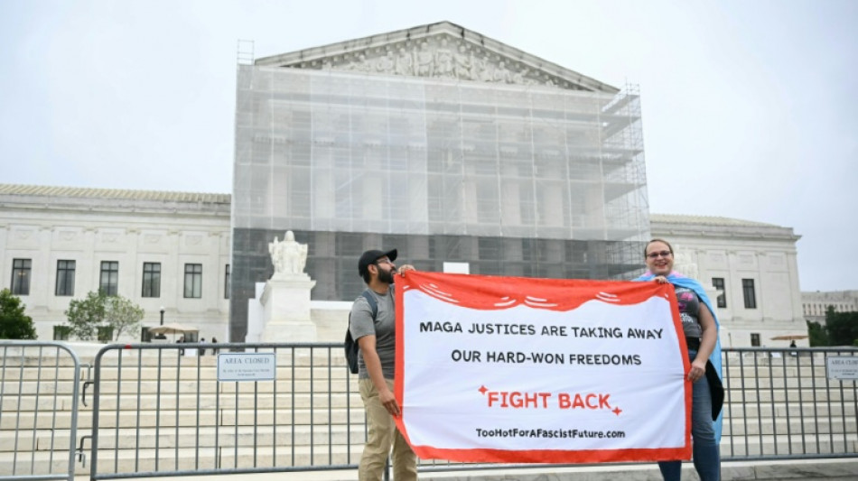 Trump cr&ecirc; ter carta branca ap&oacute;s Suprema Corte dos EUA limitar poder de ju&iacute;zes