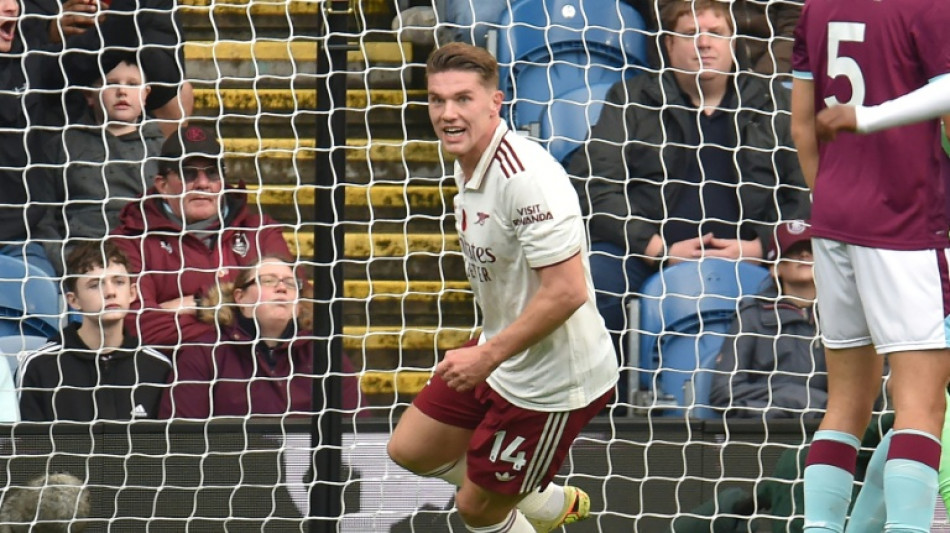 Gy&ouml;keres sofre les&atilde;o muscular e n&atilde;o viaja com Arsenal para Praga