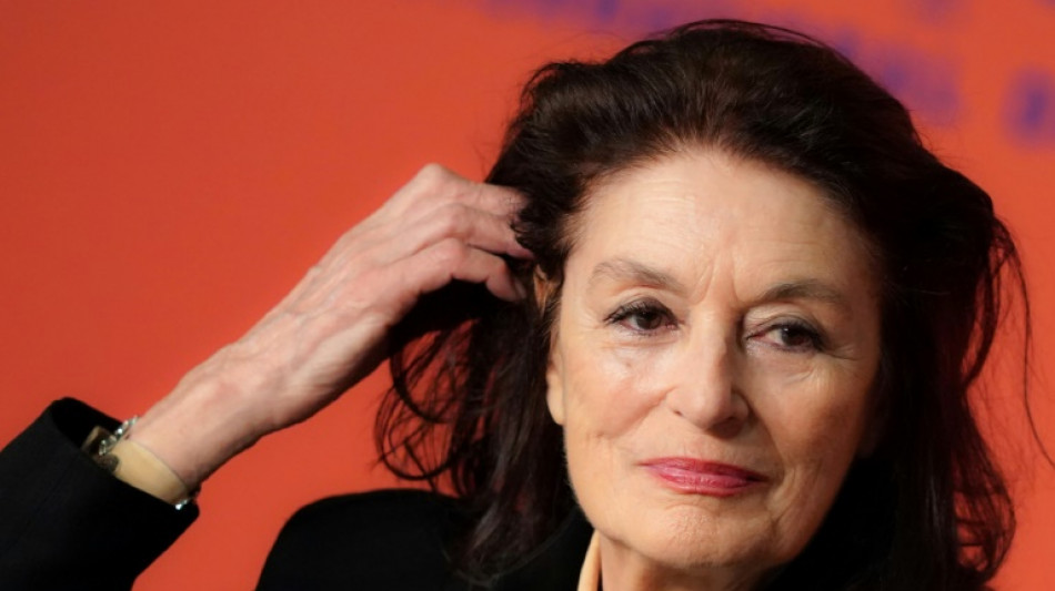 Atriz francesa Anouk Aim&eacute;e, &iacute;cone de eleg&acirc;ncia, morre aos 92 anos