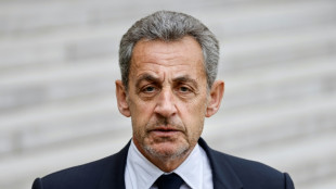 Come&ccedil;a julgamento do ex-presidente franc&ecirc;s Sarkozy por financiamento ilegal de campanha