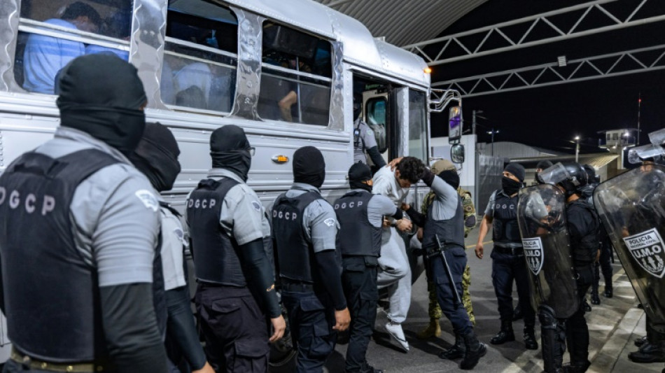 EEUU envi&oacute; a El Salvador a 17 presuntos "criminales violentos" del Tren de Aragua y la MS-13