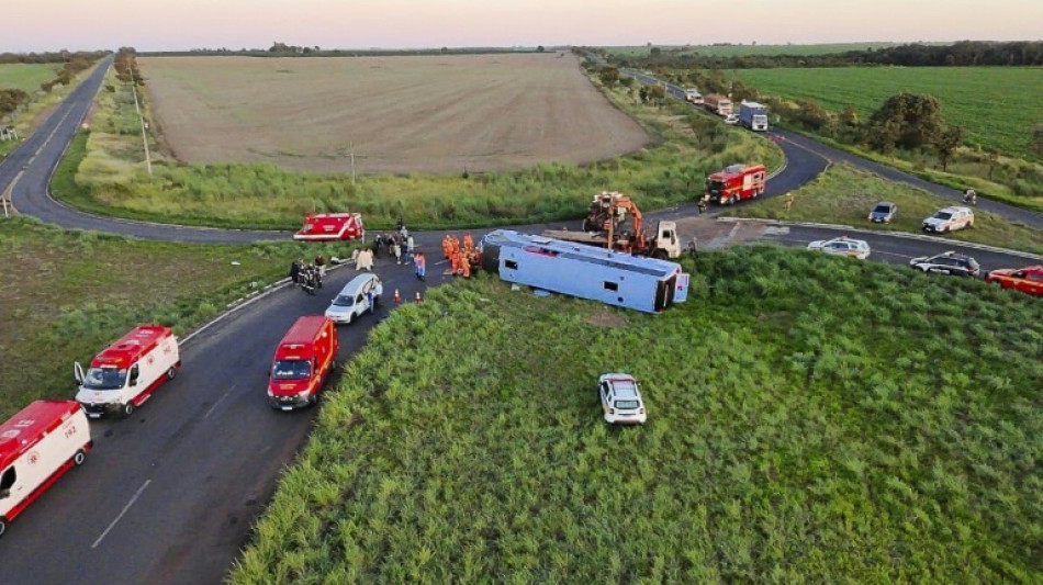 Diez muertos, entre ellos dos niños, en un accidente de bus en Brasil 