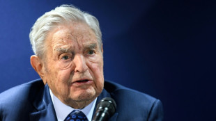 Trump amea&ccedil;a processar o bilion&aacute;rio Soros e seu filho