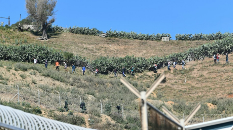 "Emergencia humanitaria" en el enclave espa&ntilde;ol de Ceuta tras la entrada masiva de migrantes desde Marruecos