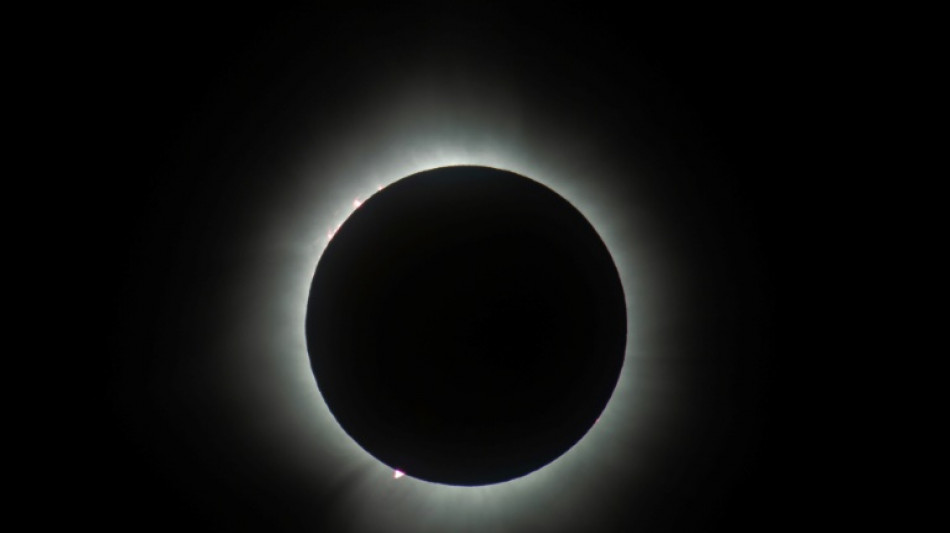 Eclipse solar total atravessa a Am&eacute;rica do Norte