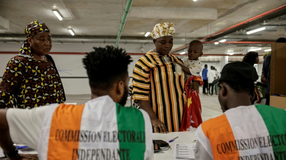 C&ocirc;te d'Ivoire: vote dans le calme mais sans grand engouement pour la pr&eacute;sidentielle 
