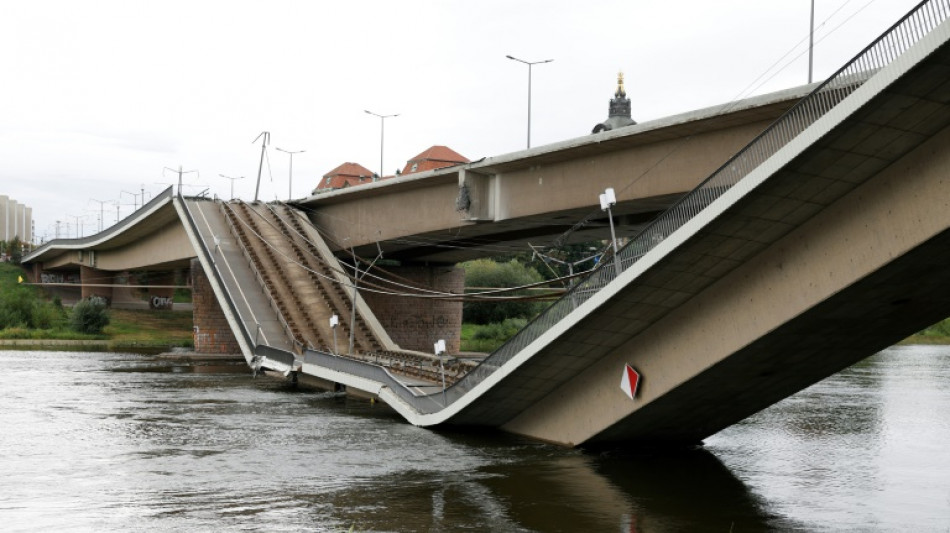 Ponte desaba na cidade alem&atilde; de Dresden e n&atilde;o deixa feridos