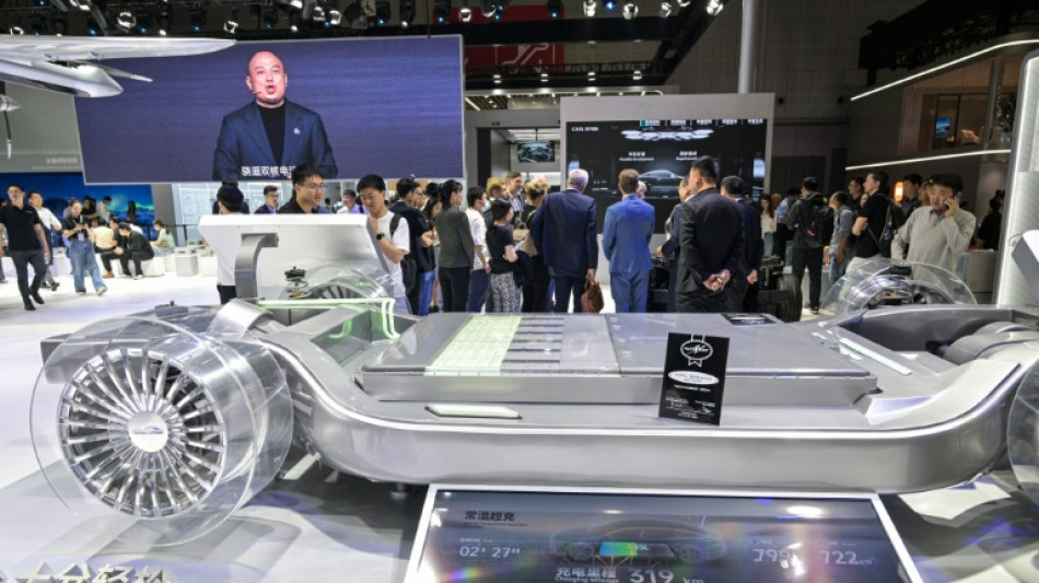 Grupo chinês de baterias CATL estreia na Bolsa de Hong Kong com alta de 16%