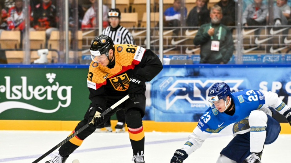 NHL-Star St&uuml;tzle noch als Fan: DEB-Team startet perfekt