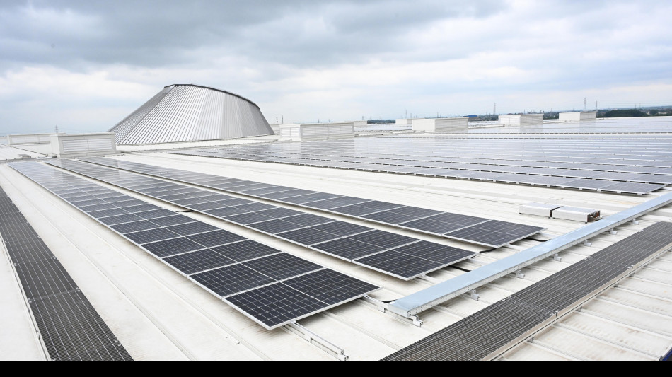 Pannelli solari nello spazio contro la fame d'energia in Europa