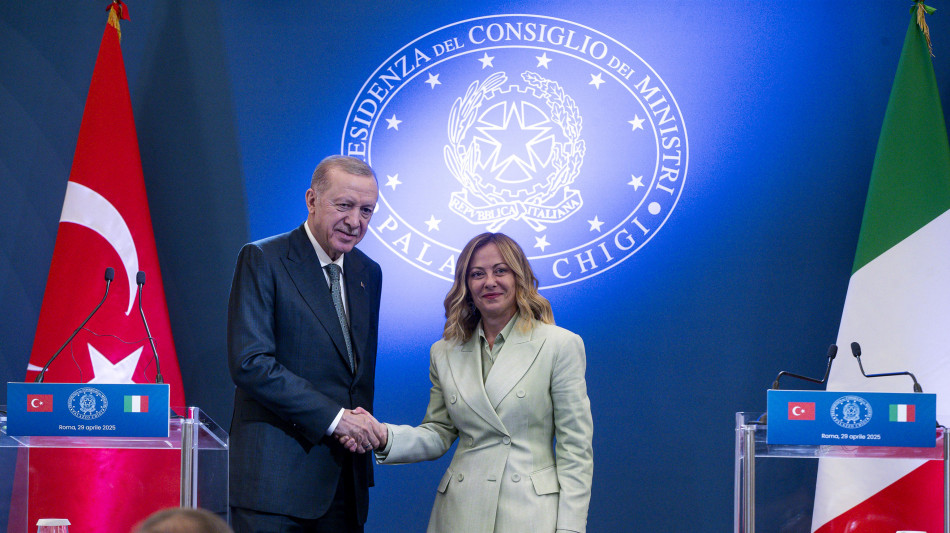 Meloni sente Erdogan, Mosca accetti il cessate il fuoco