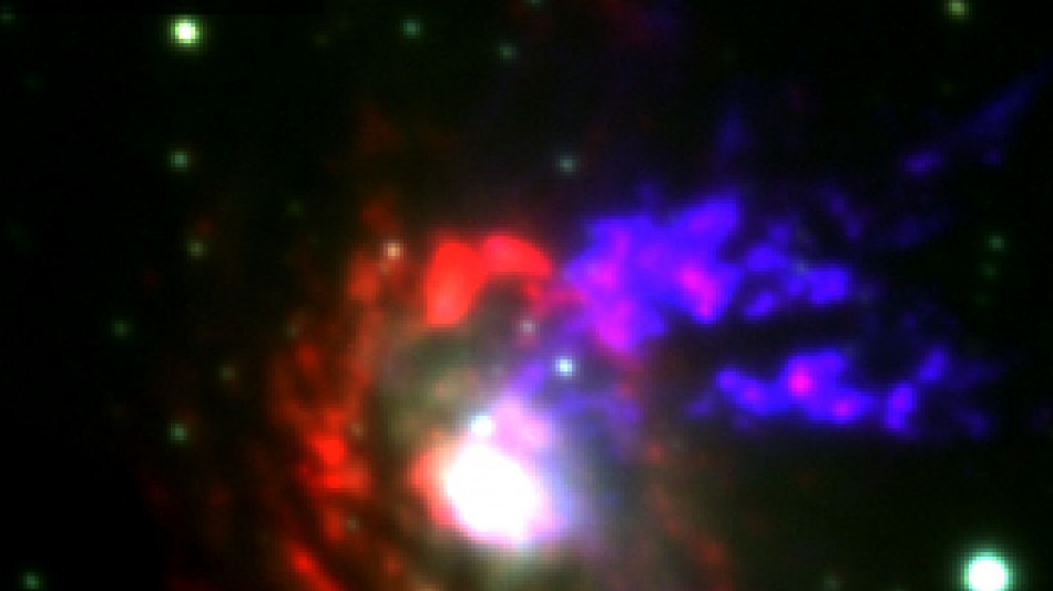 Venti cosmici generati dai 'buchi neri' modellano le galassie