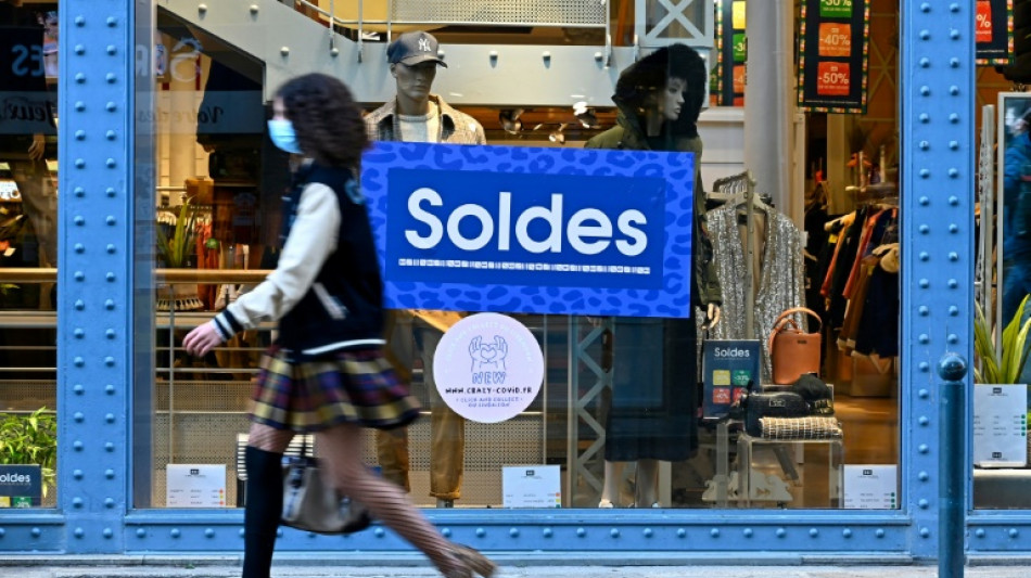 Plomb&eacute;s par le t&eacute;l&eacute;travail, des soldes d'hiver "d&eacute;cevants" pour les commer&ccedil;ants