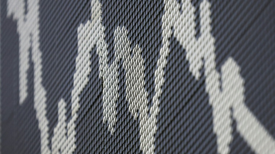 Stocks recover from tech tremors as oil prices fall