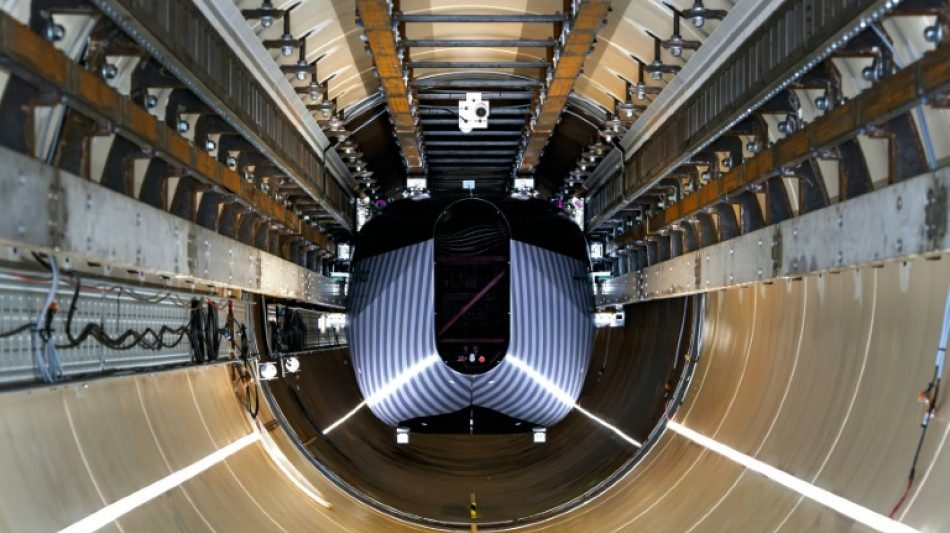 C&aacute;psula 'Hyperloop' &eacute; testada nos Pa&iacute;ses Baixos para conectar cidades europeias em poucas horas