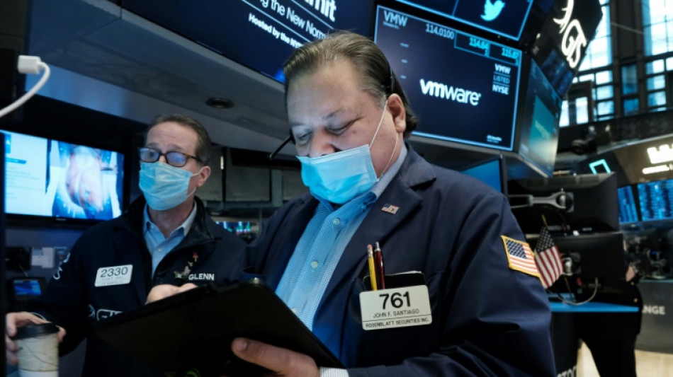 En Wall Street los valores tecnol&oacute;gicos golpean al Nasdaq, Dow Jones en equilibrio