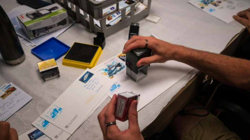 La philat&eacute;lie, l'autre mani&egrave;re de voyager dans les Terres australes