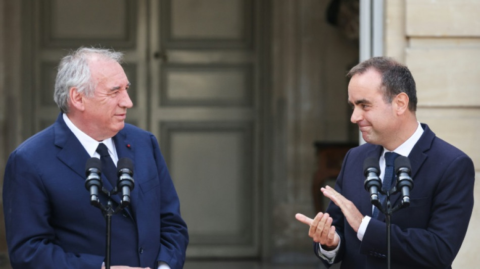 Lecornu prend ses fonctions et promet des "ruptures"