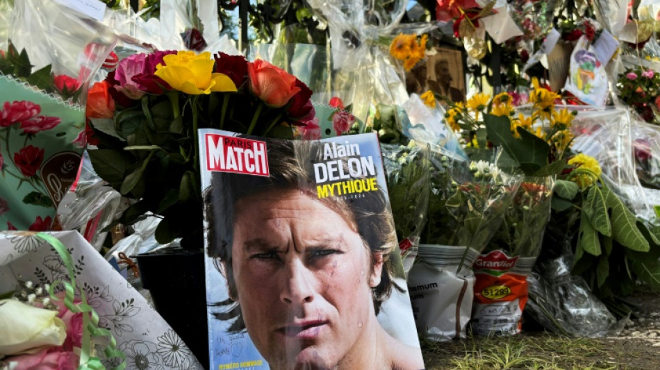 Alain Delon: un hommage rendu &agrave; Douchy, un an apr&egrave;s la mort de l'acteur