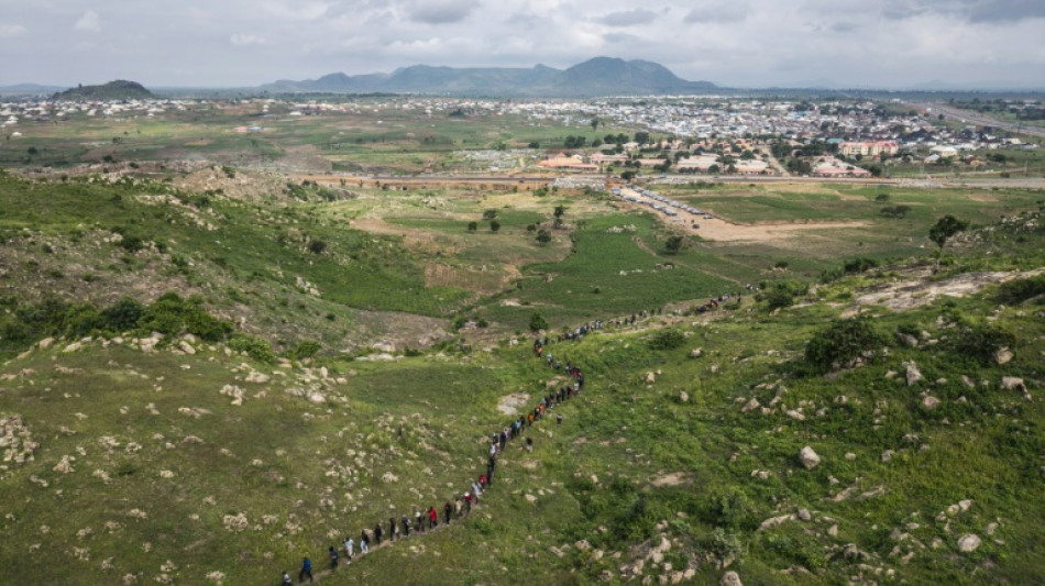 Dans la capitale nig&eacute;riane, les randonneurs d&eacute;fient l'ins&eacute;curit&eacute;