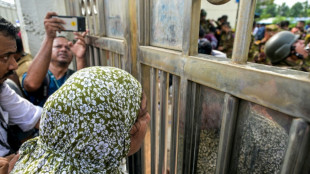 Ao menos 19 mortos ap&oacute;s queda de avi&atilde;o militar em escola de Bangladesh
