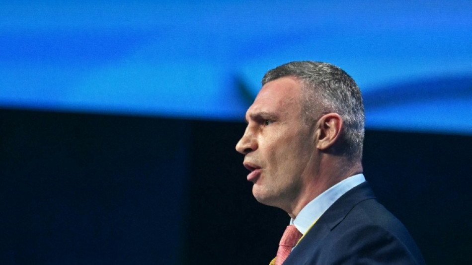 Ataques russos deixam dez feridos em Kiev (prefeito)