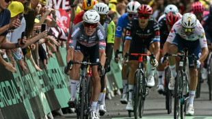Tour de France: abandon du sprinteur belge Jasper Philipsen apr&egrave;s une lourde chute
