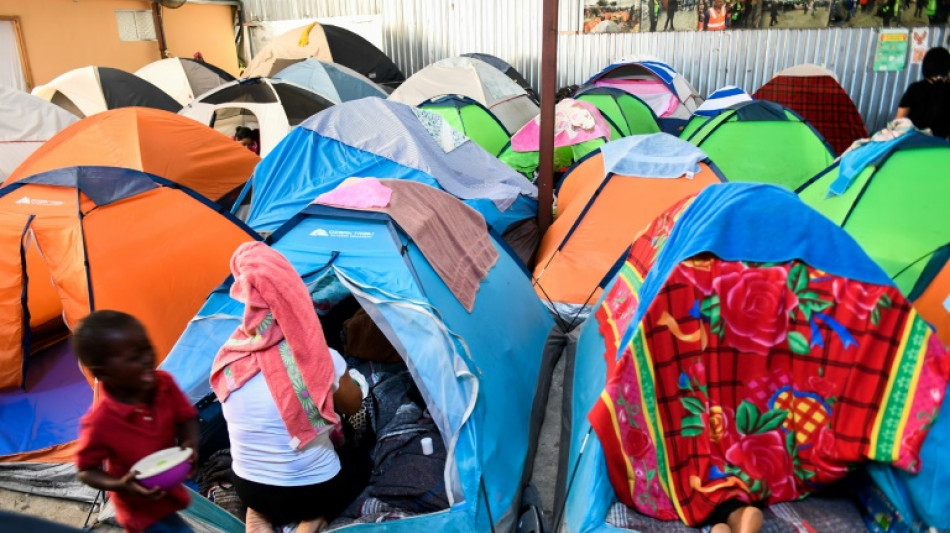 "&iquest;Por qu&eacute; no nos dan esa oportunidad?": latinos en frontera de M&eacute;xico ante entrada de ucranianos a EEUU