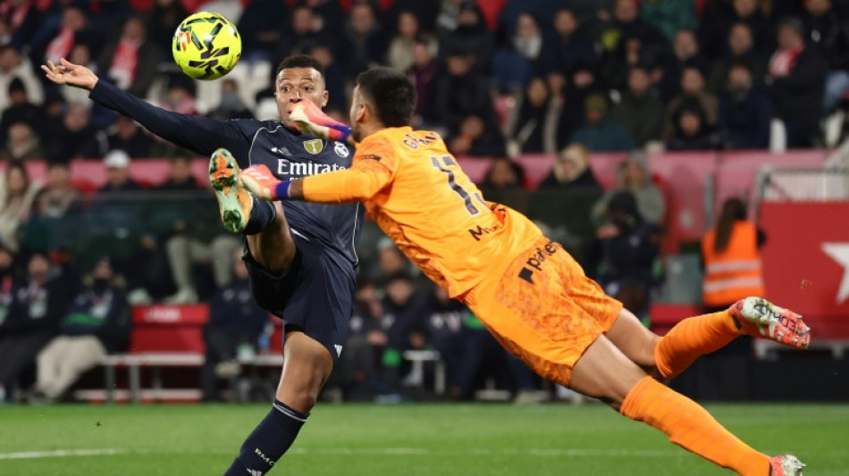 Espagne: le Real Madrid cale encore à Gérone, le Barça seul leader