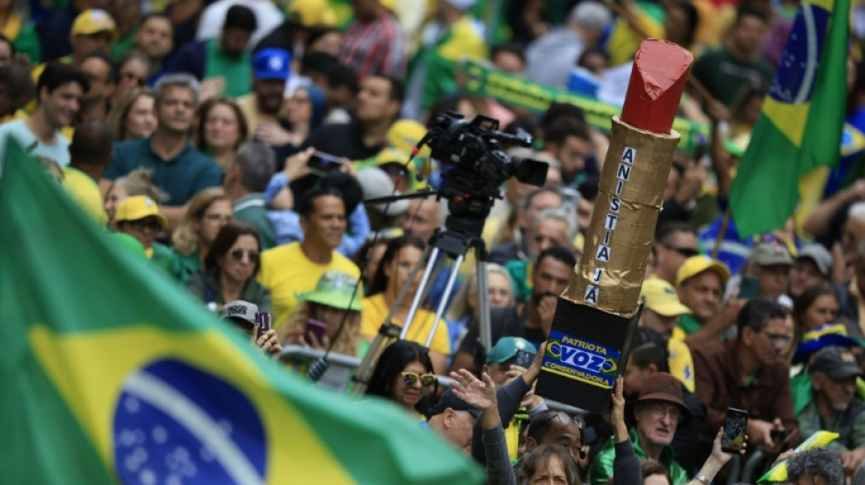 STF condena a 14 anos de pris&atilde;o mulher que pichou est&aacute;tua com batom nos ataques de Bras&iacute;lia