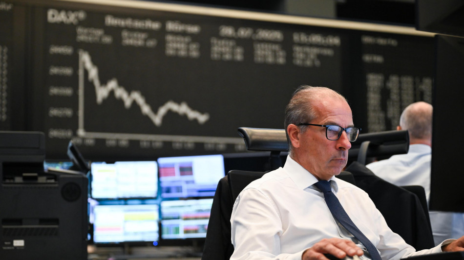 Borsa: L'Europa chiude in ribasso, Parigi -0,19%, Londra -0,56%
