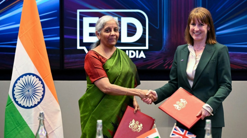 India y Reino Unido firman un acuerdo de libre comercio en plena tormenta arancelaria