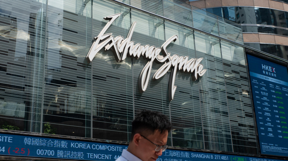 Borsa: Hong Kong positiva, apre a +0,37%