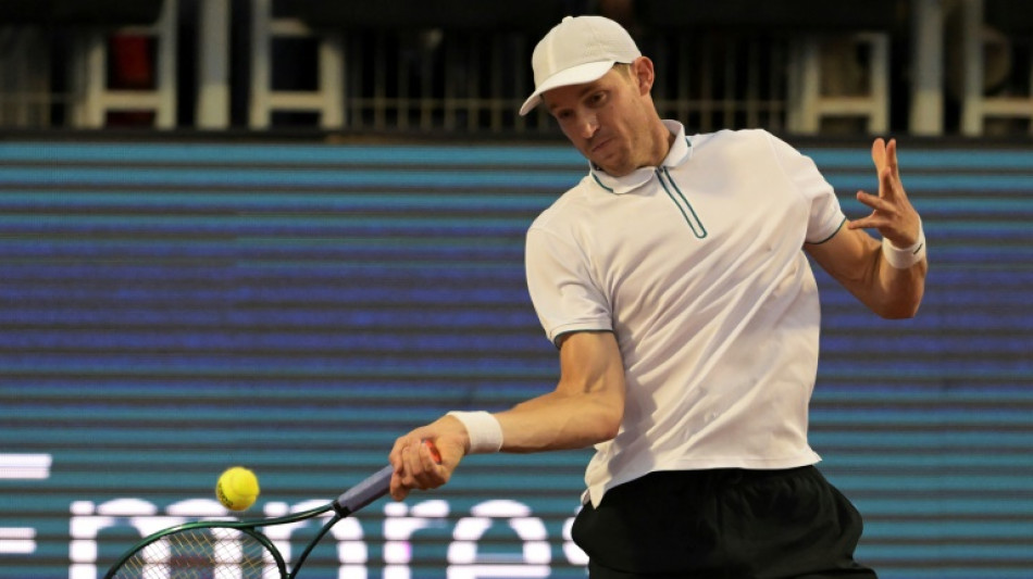El chileno Jarry y el espa&ntilde;ol Pedro Mart&iacute;nez avanzan a cuartos del ATP de Santiago