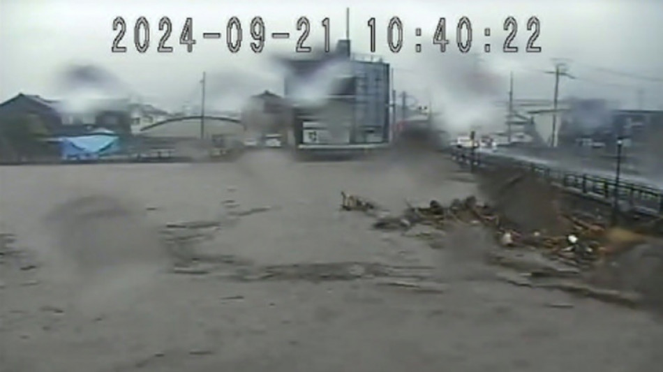 Un muerto, siete desaparecidos y m&aacute;s de 60.000 evacuados en Jap&oacute;n por las inundaciones