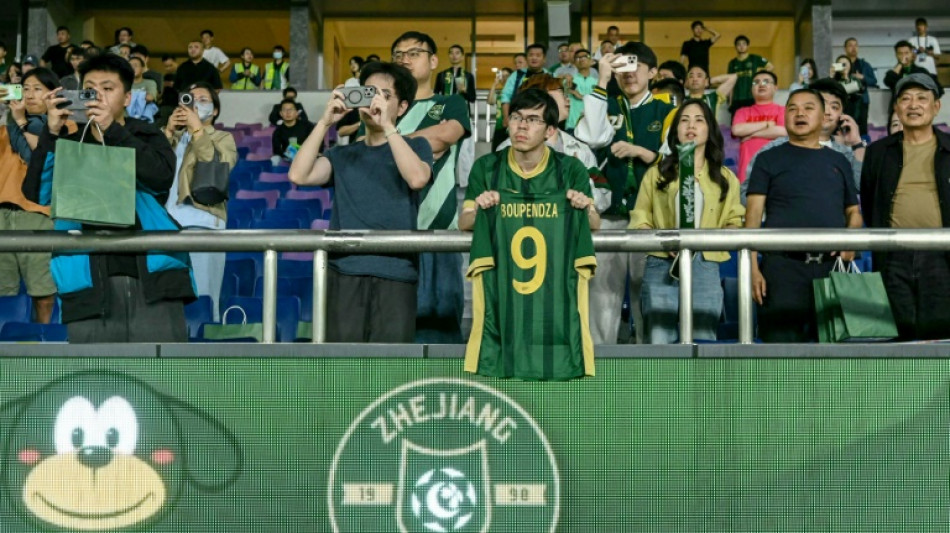 Zhejiang FC, da China, joga horas depois da morte de seu atacante gabonês Boupendza