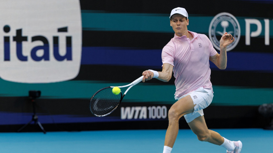 Sinner si allena con Paolini, rischio pioggia per la finale a Miami